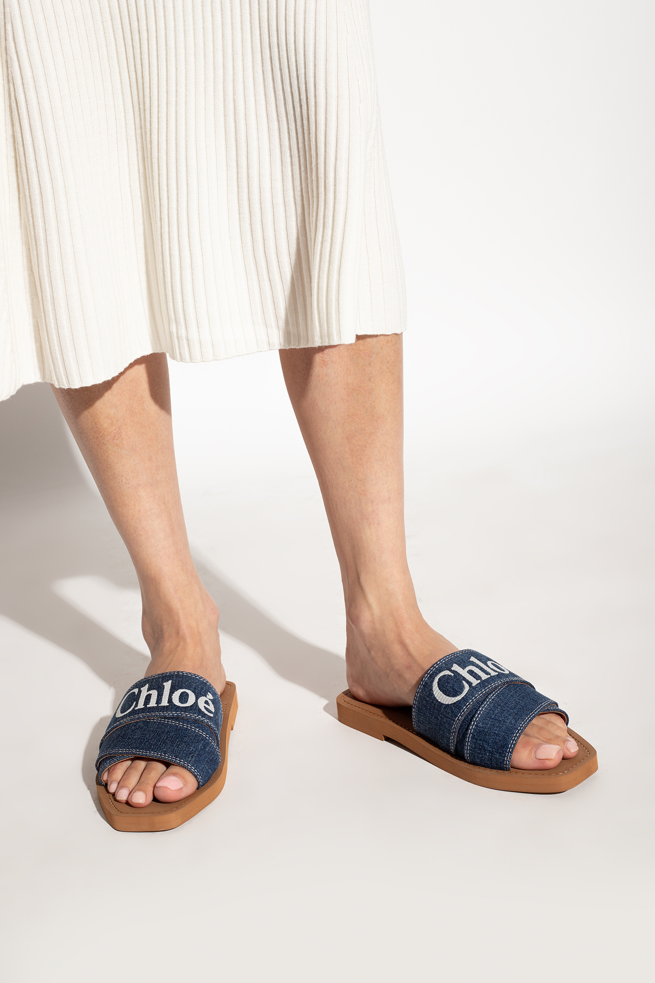 Chloe best sale woody flat